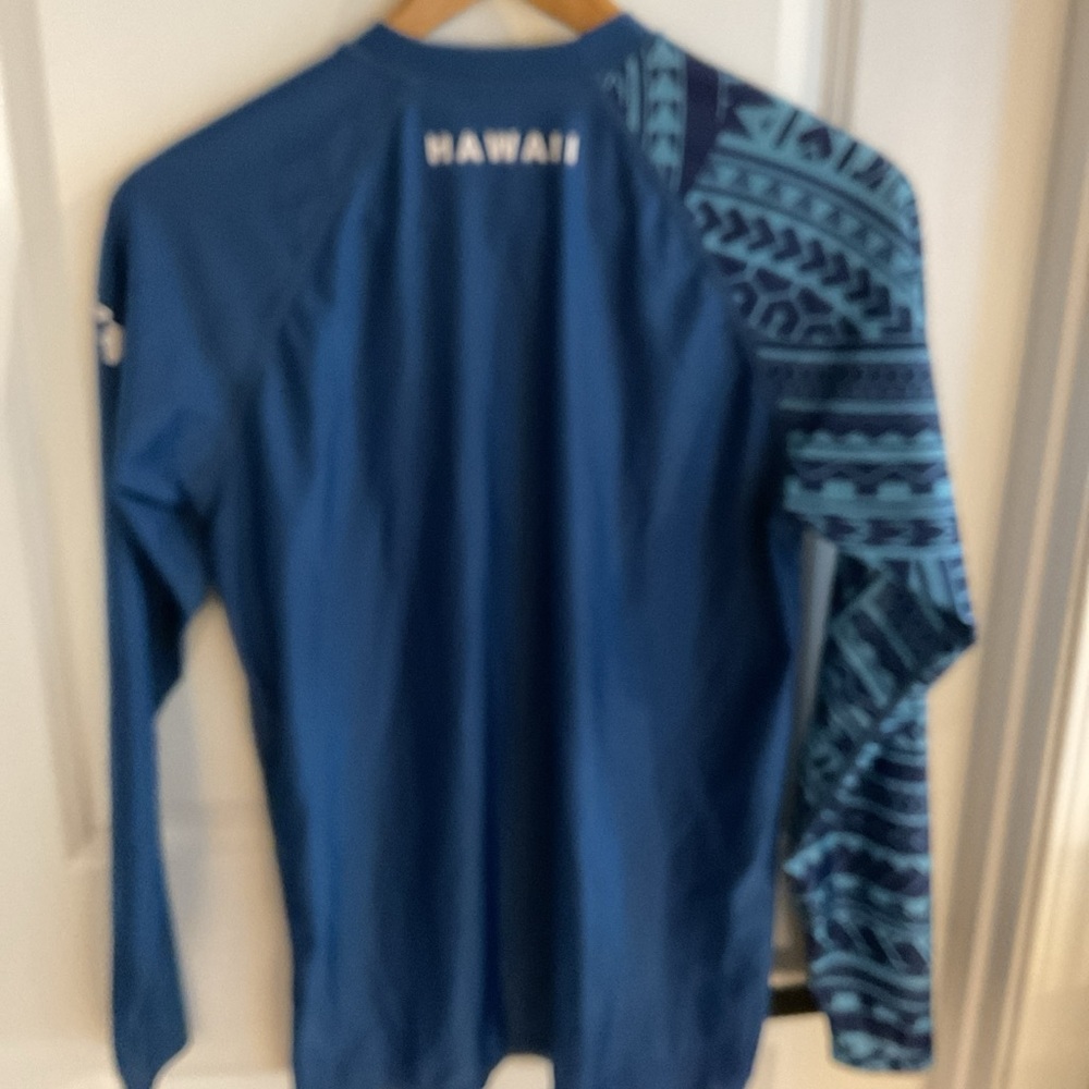 Hawaii Lea - Blue Long Sleeve Rash Guard with Tribal Print - Ladies Size Small - Picture 4 of 13
